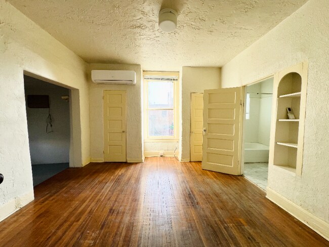 Building Photo - 707 12th St SW