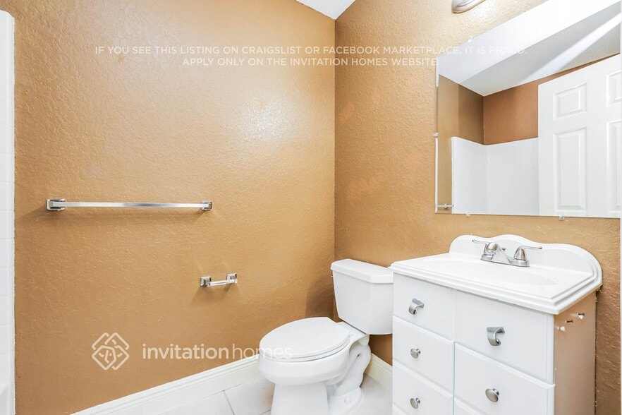 Building Photo - 4810 Red Rooster Rd