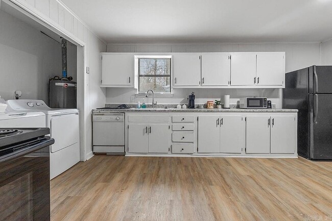 Building Photo - 511 Briar St