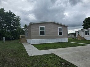 Building Photo - 118 E Canyon Dr