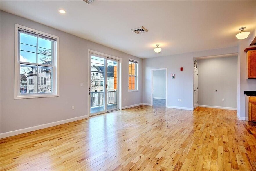 Building Photo - 400 Hope St