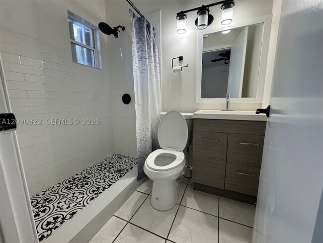 Building Photo - 2628 SW 31st Pl
