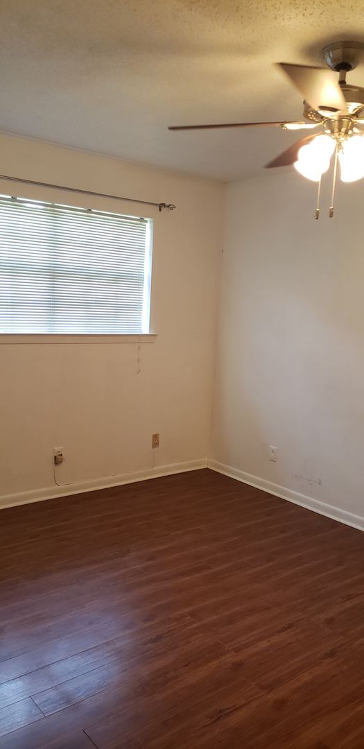 Building Photo - Gorgeous 3 bedroom/1.5 bath home!