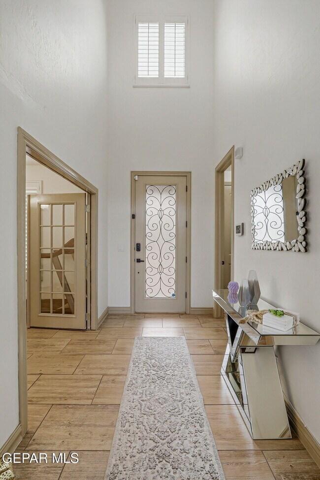 Building Photo - 12081 Silver Crown