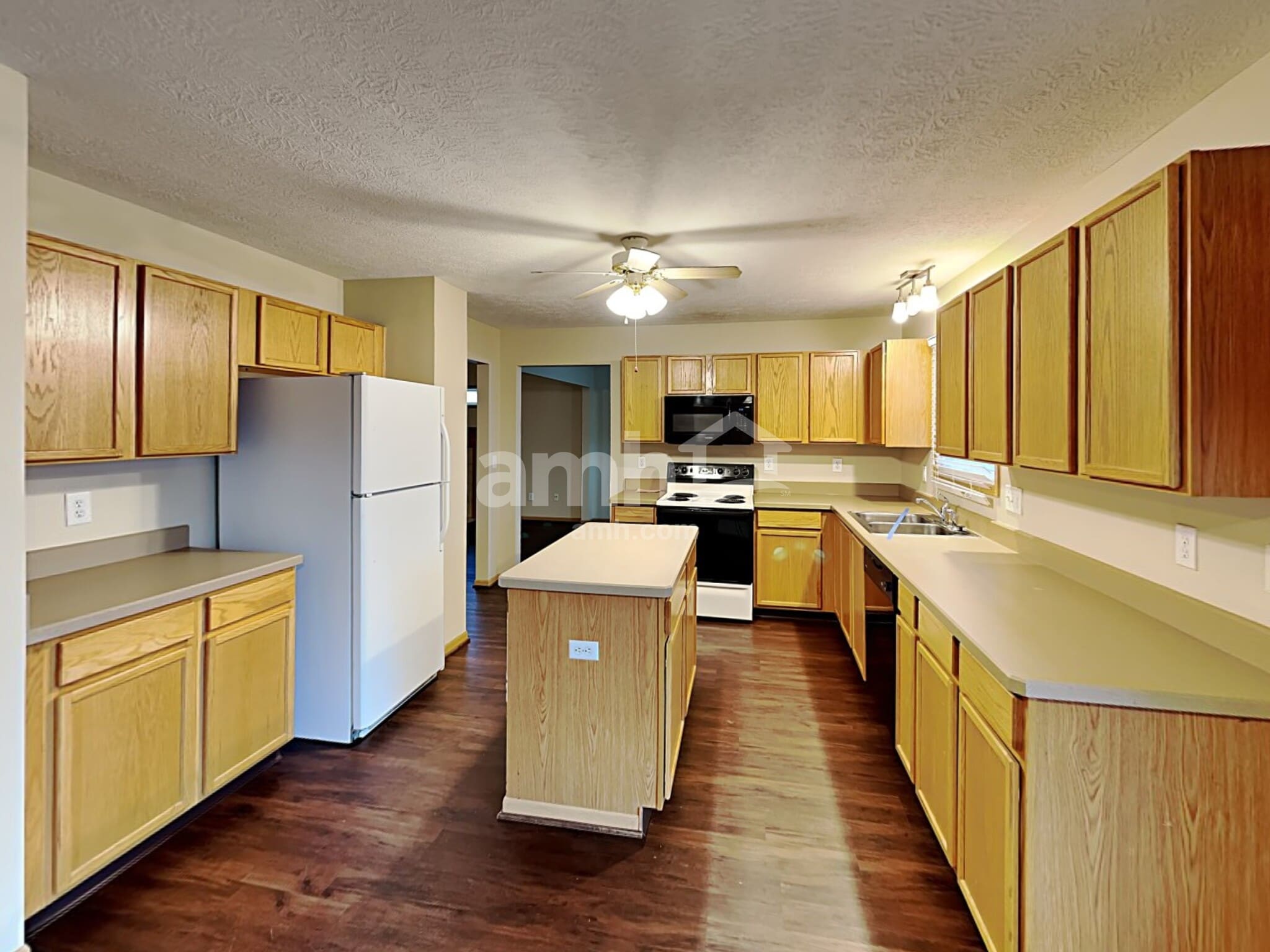 Building Photo - 1501 Scenic Valley Pl