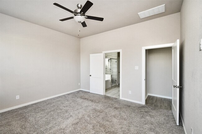 Building Photo - 939 Malibu Shr Ln