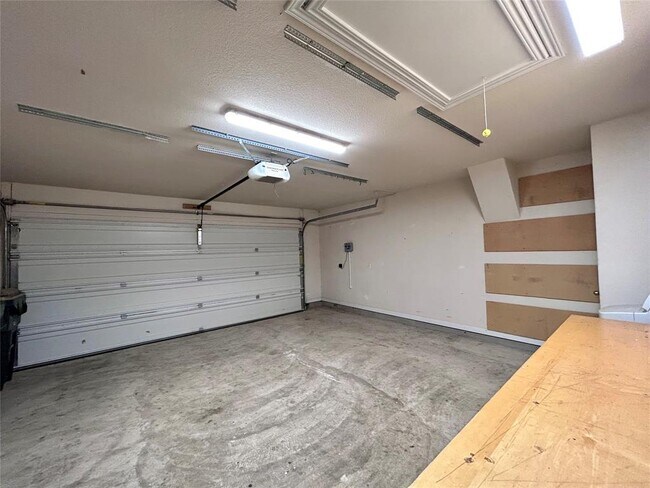 Building Photo - 180 Mystic Hollow