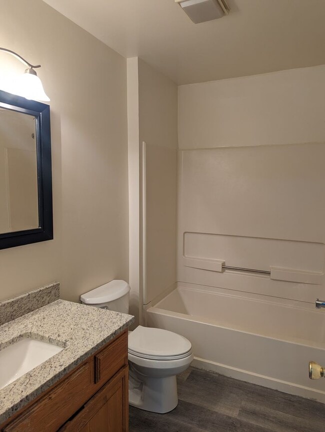Building Photo - Available! Beautiful End Unit Condo in Bet...