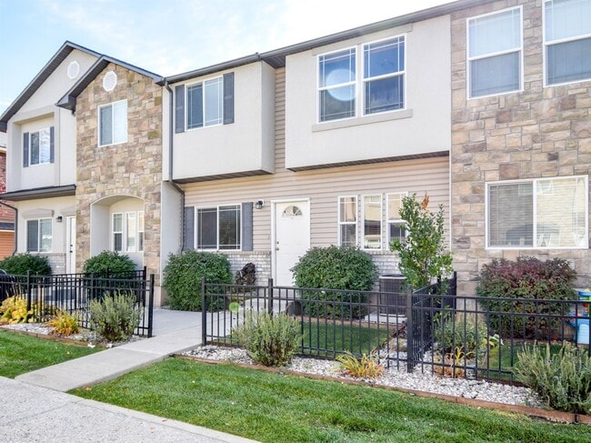 Building Photo - 537 W 1570 N