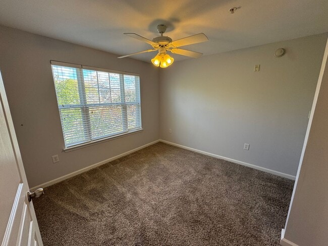 Building Photo - Available Now! 2 Bed/2 Bath in The Woodlands!