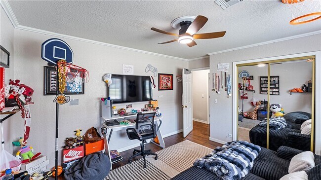 Building Photo - 2 S Prairie Dunes Dr