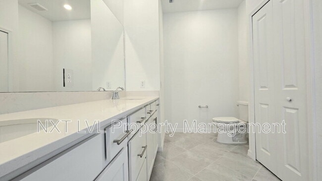 Building Photo - 15185 Bluffton Ln