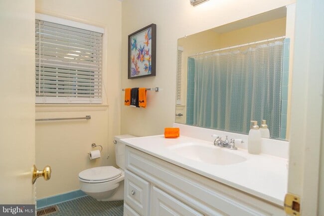 Building Photo - 500 Springvale Rd