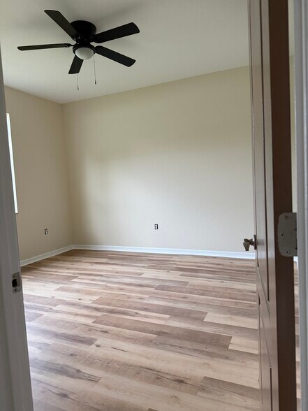 Building Photo - 5014 Yellowtop Loop