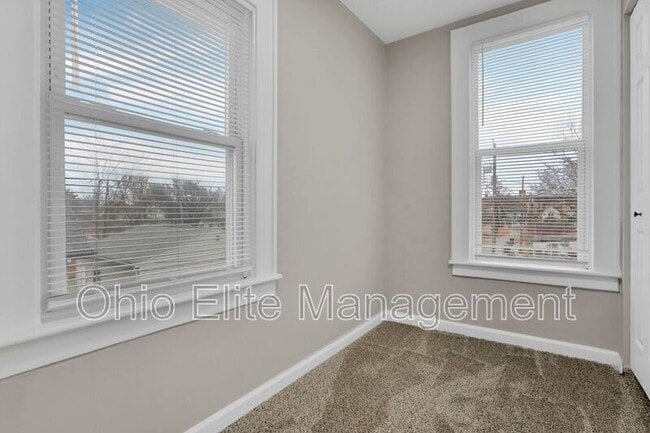 Building Photo - 295 E Woodrow Ave