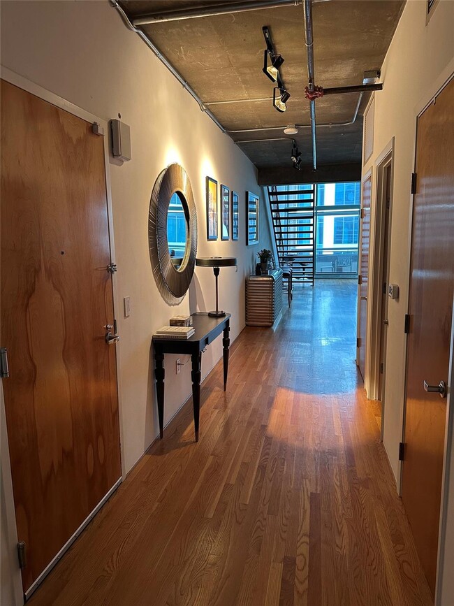 Building Photo - 1999 McKinney Ave