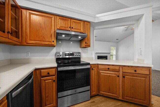 Building Photo - Convenient 3-Bedroom Rental with Fenced Ya...
