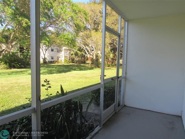 Building Photo - 93 Tilford S