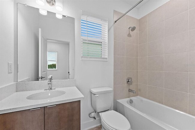 Building Photo - 2311 W Spruce St