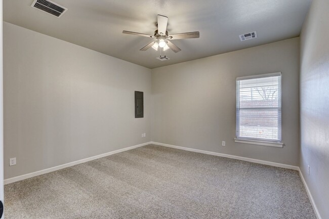 Building Photo - 5813 Goldfinger Rd