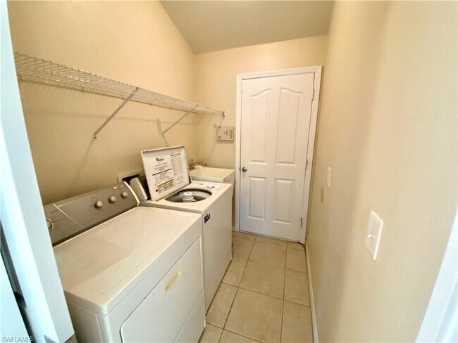 Building Photo - 1922 NE 14th Terrace