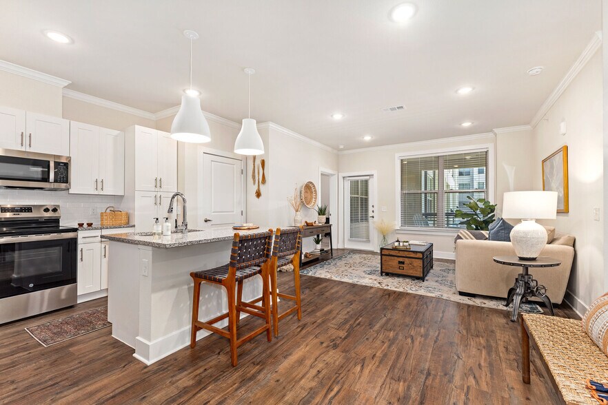Building Photo - Mariposa at Communications Parkway
