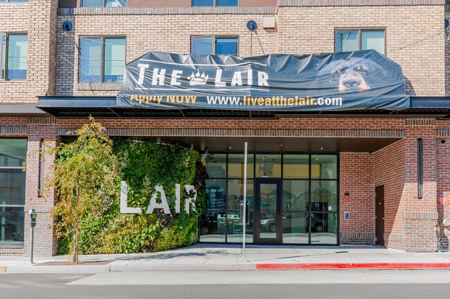 Building Photo - 2077 Haste St