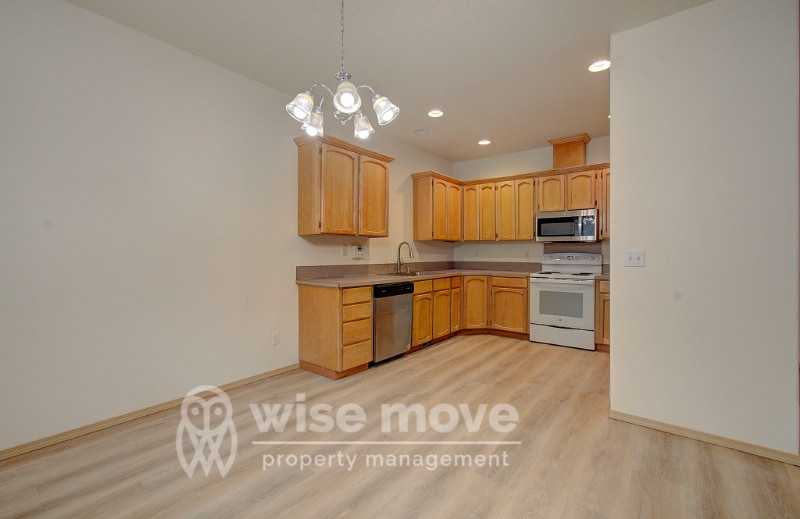 Building Photo - 2119 NE 163rd Ave