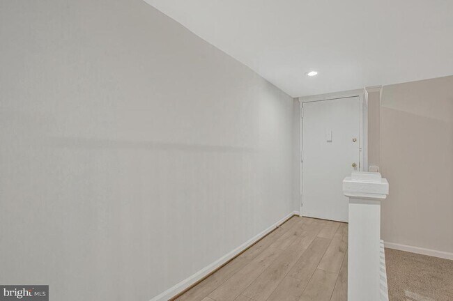 Building Photo - 15 Silverwood Cir