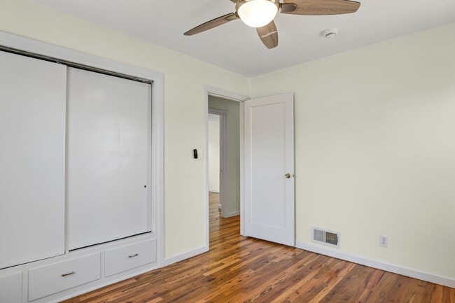 Building Photo - 3-Bed 2-Bath Home with Detached Studio Apartment!