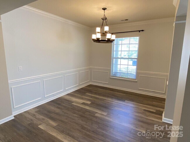 Building Photo - 14616 Eastgrove Dr