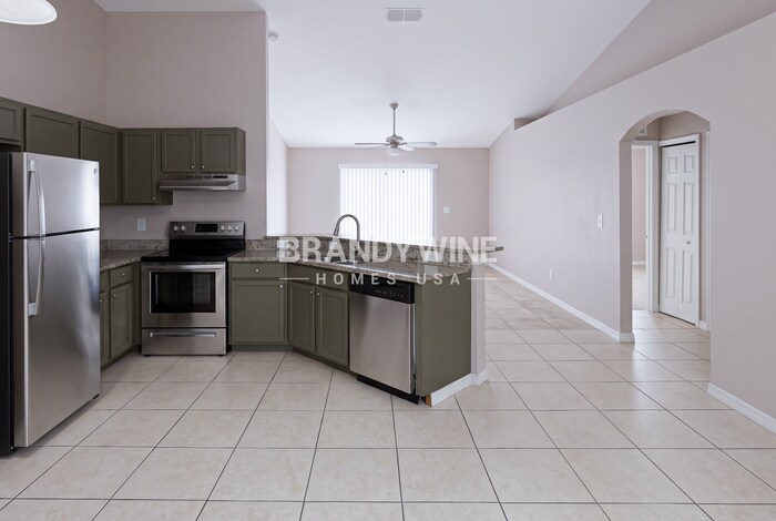 Building Photo - 424 Candler Ave