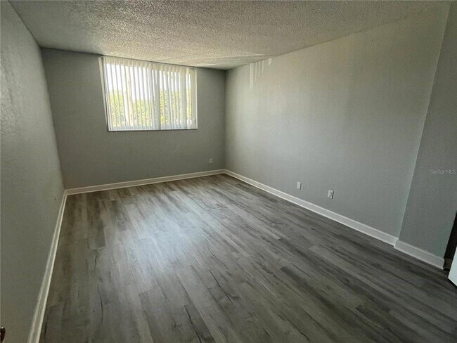 Building Photo - 2650 Coconut Bay Ln