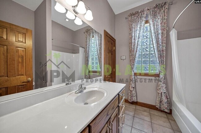 Building Photo - 203 Mariners Cove Dr