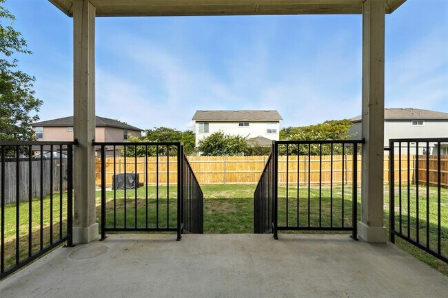 Building Photo - 317 Wimberley St
