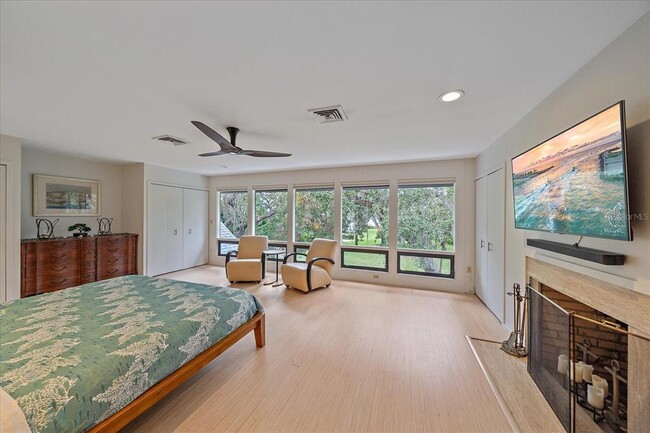 Building Photo - 3348 Old Oak Dr