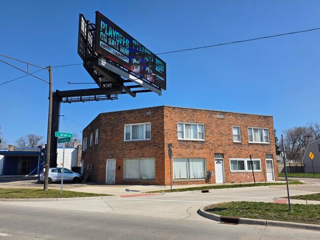 Building Photo - 22006 N Chrysler Dr