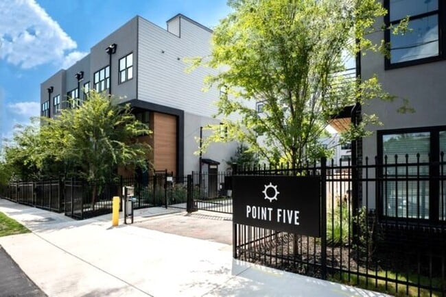 Building Photo - 340 Eugenia St SW