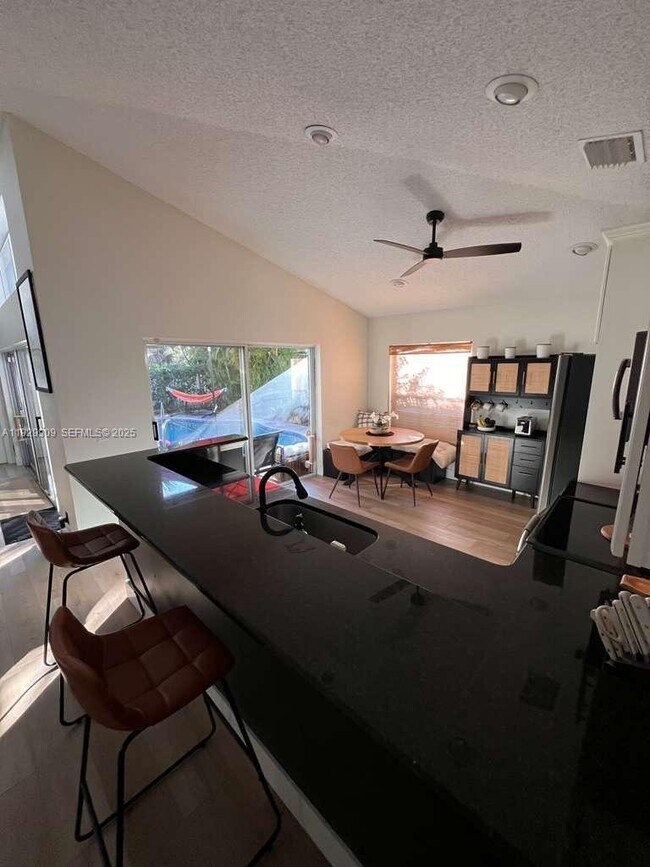 Building Photo - 2177 SW Olympic Club Terrace