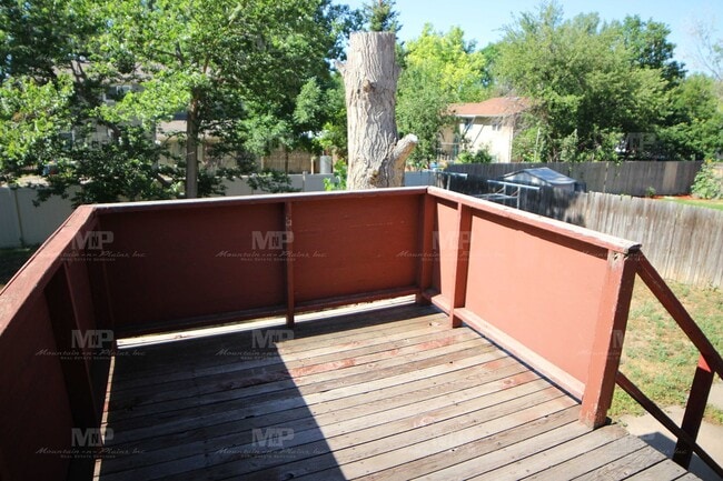 Building Photo - 447 W Swallow Rd