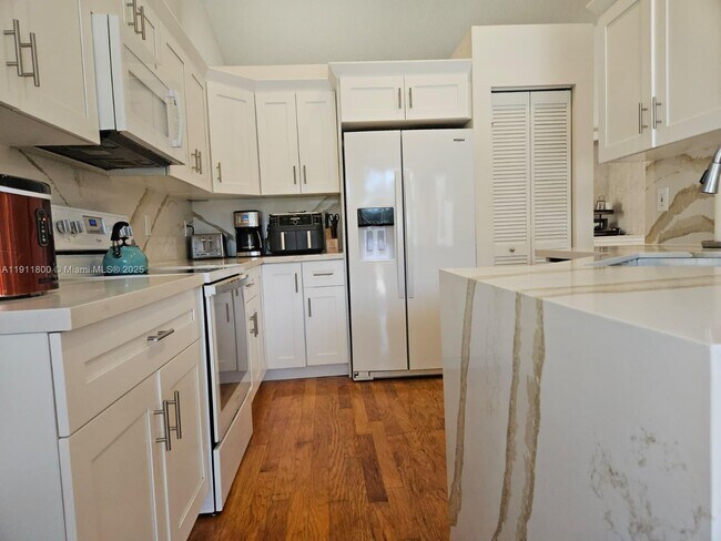 Building Photo - 900 Savannah Falls Dr