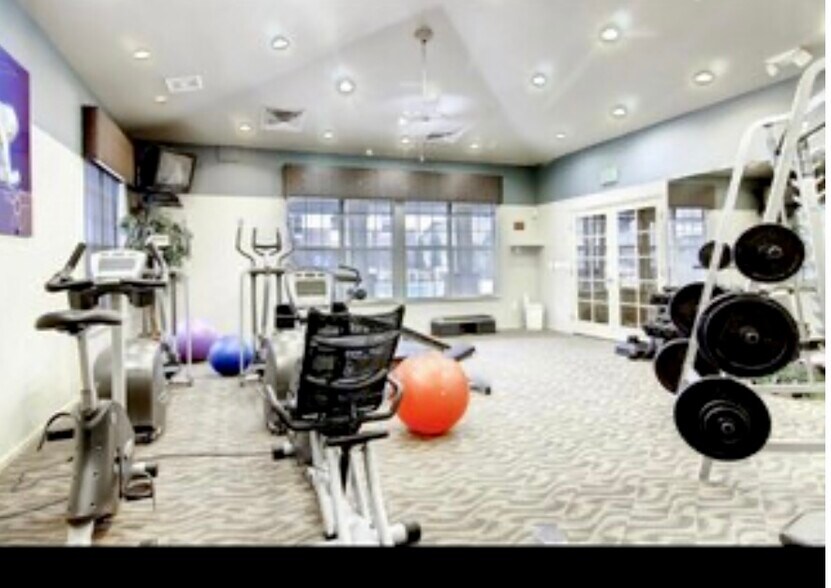 Fitness center - 3854 S Dayton Way