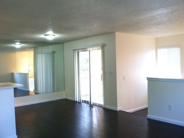 Building Photo - Newly Updated 2 bedroom Condo - Backs to Open Space, Very Private