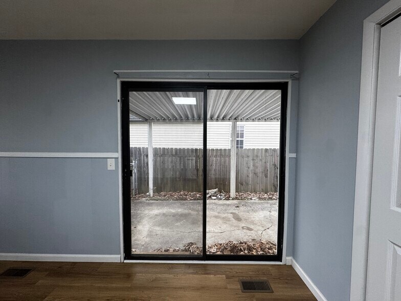 Building Photo - 937 Shamrock Ave