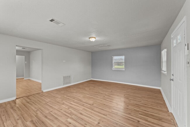 Building Photo - Inviting 2 bedroom 1 bath home for rent!