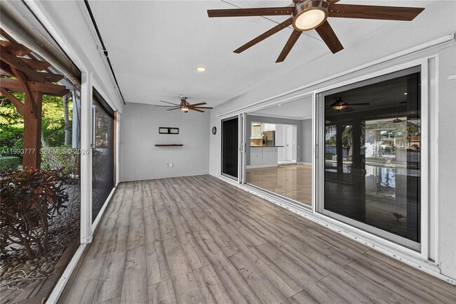 Building Photo - 2801 Coral Shores Dr