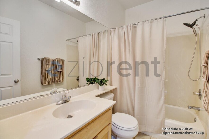 Building Photo - 808 Ann Marie Dr