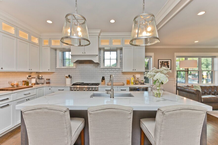 Building Photo - 4752 N Hamilton Ave