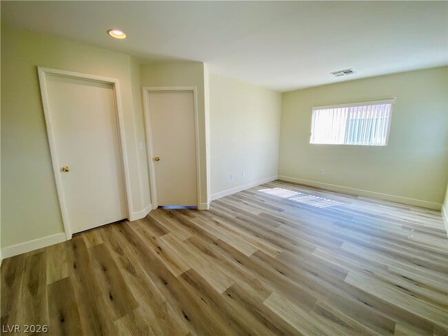 Building Photo - 6158 Dutch Windmill Ave