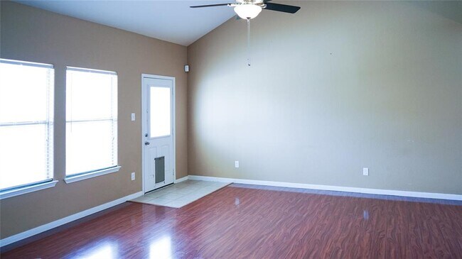 Building Photo - 15206 Bartlett Landing Dr